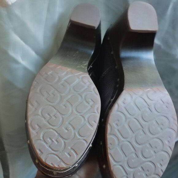 UGG Australia Women's CORA LYNN Foldover Brown Leather Boots Stud Accent Size 7 - Picture 3 of 7